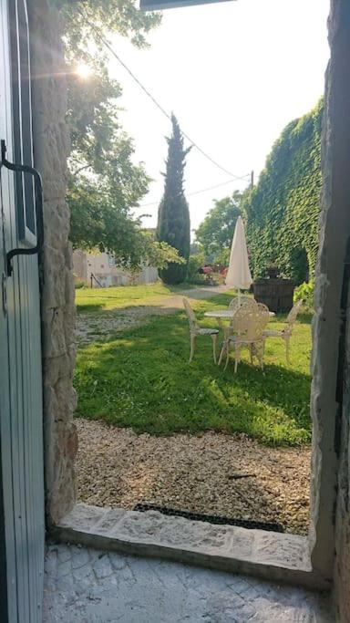 Entire Apartment With Swimming Pool Near Aubeterre Saint-Romain  Ngoại thất bức ảnh