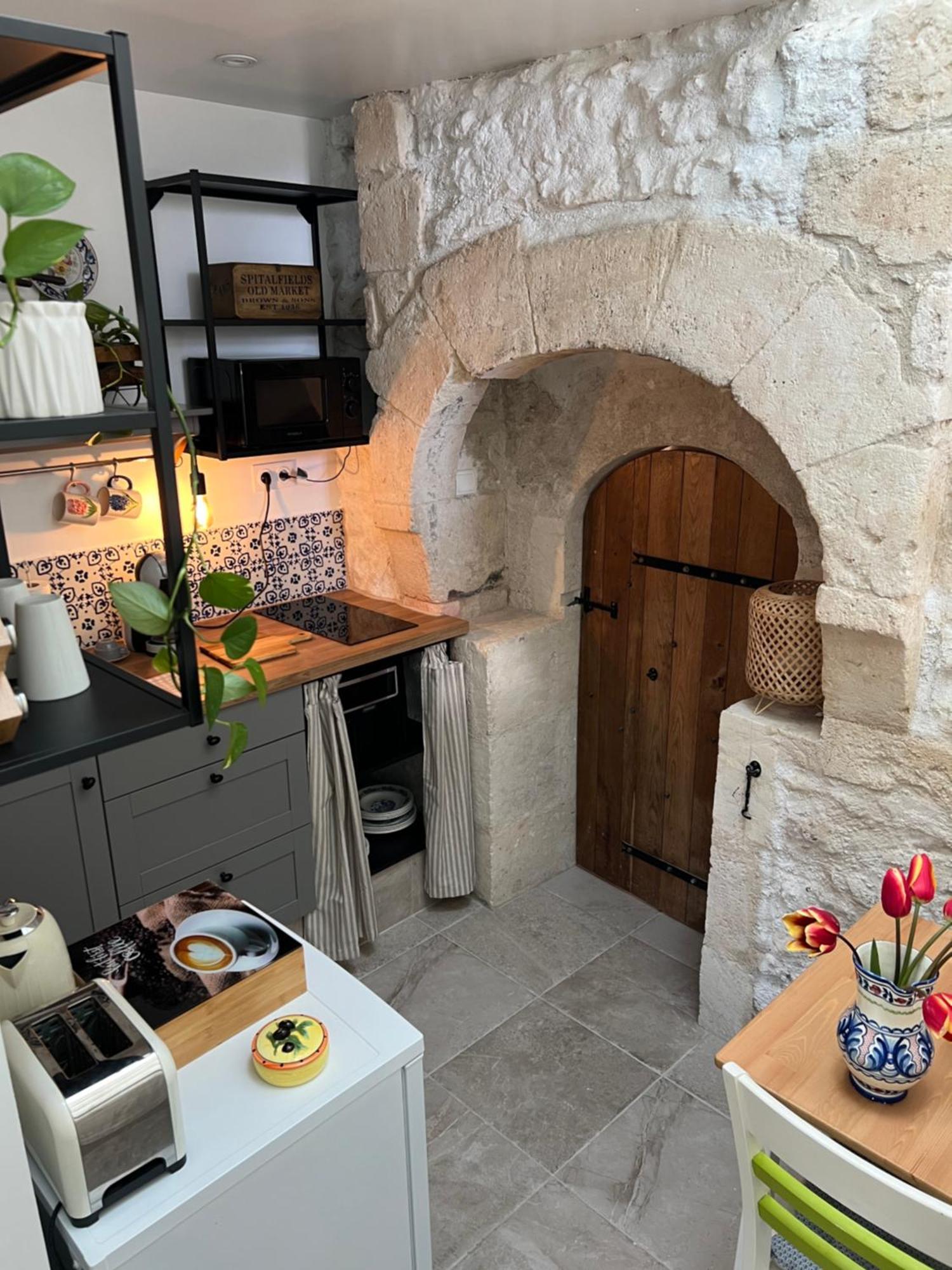 Entire Apartment With Swimming Pool Near Aubeterre Saint-Romain  Ngoại thất bức ảnh