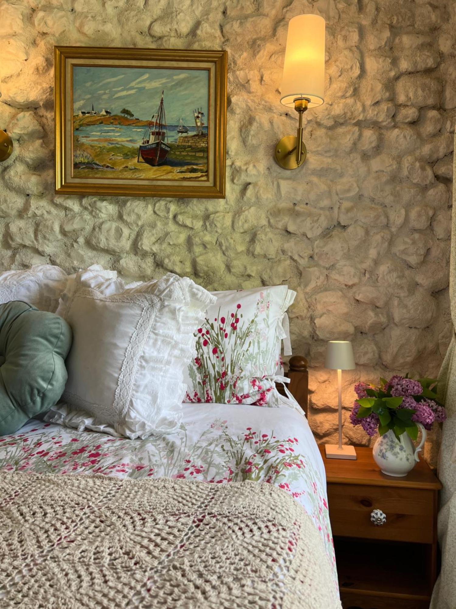 Entire Apartment With Swimming Pool Near Aubeterre Saint-Romain  Ngoại thất bức ảnh